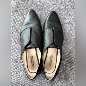 Louise et Cie Aviana pointed toe black leather loafers with pearl detail